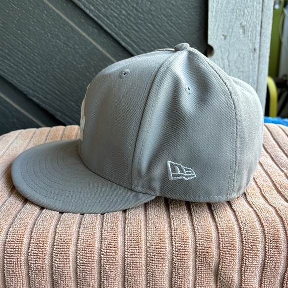 LA Dodgers New Era hat - Picture 2 of 6